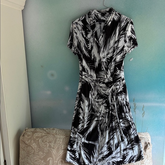 Karen Kane Dresses & Skirts - Karen Kane Black and White Midi Dress